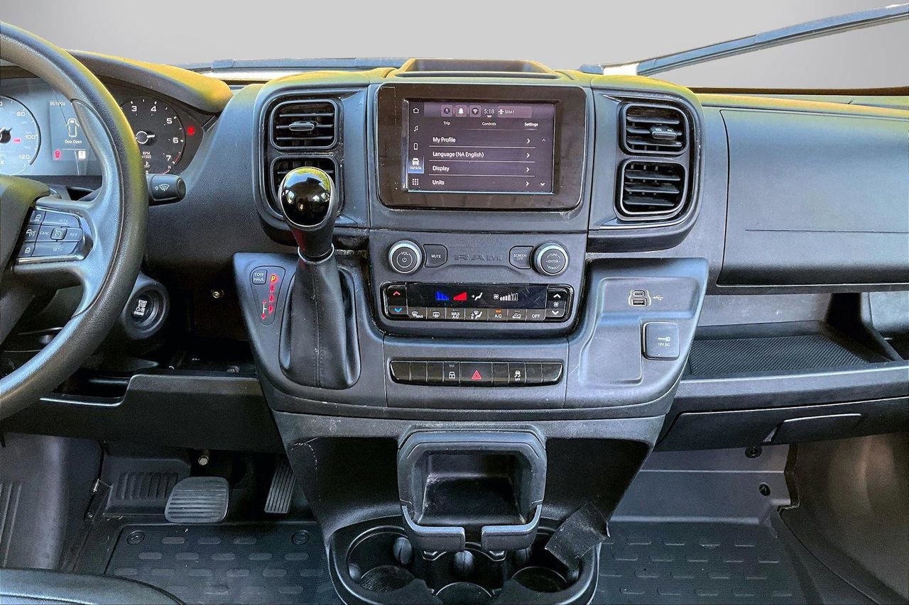 Used 2024 RAM ProMaster 2500 w/ Convenience Group FWD image 12