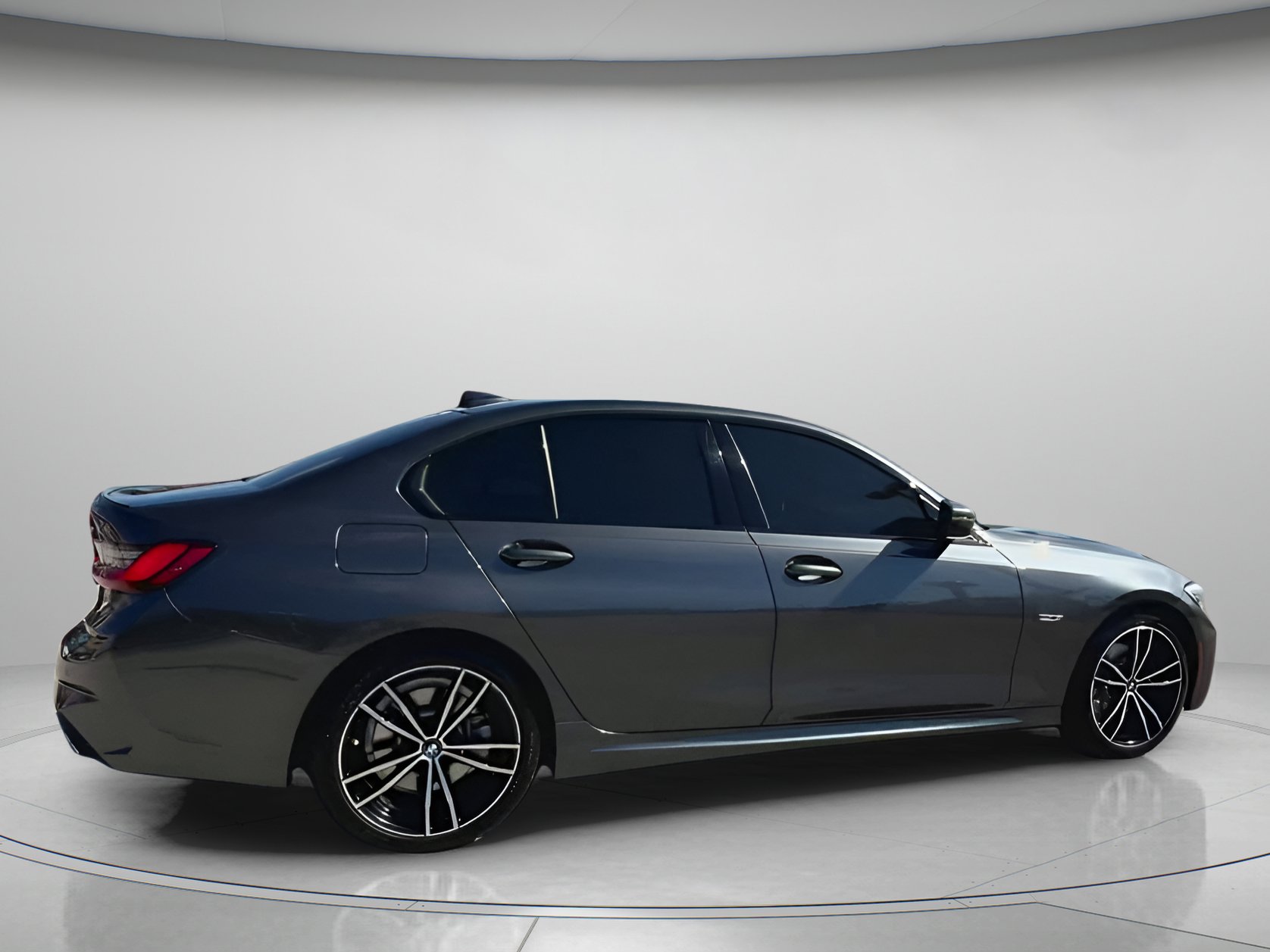 Used 2022 BMW 330e w/ M Sport Package image 30