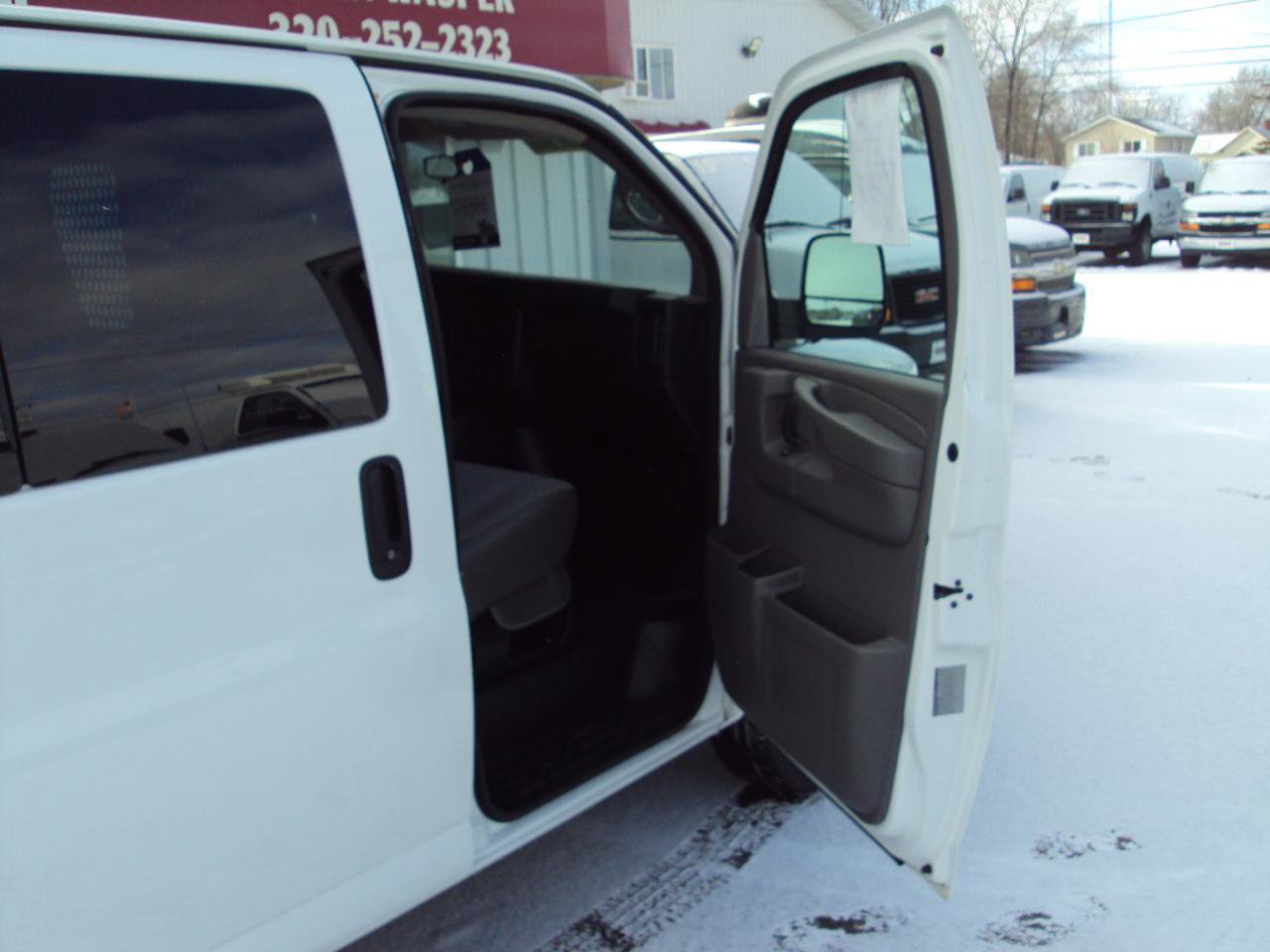 Used 2013 Chevrolet Express 1500 AWD image 12