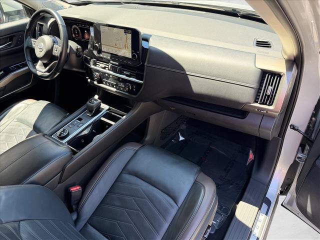 Used 2022 Nissan Pathfinder Platinum w/ Cargo Package AWD/4WD image 27