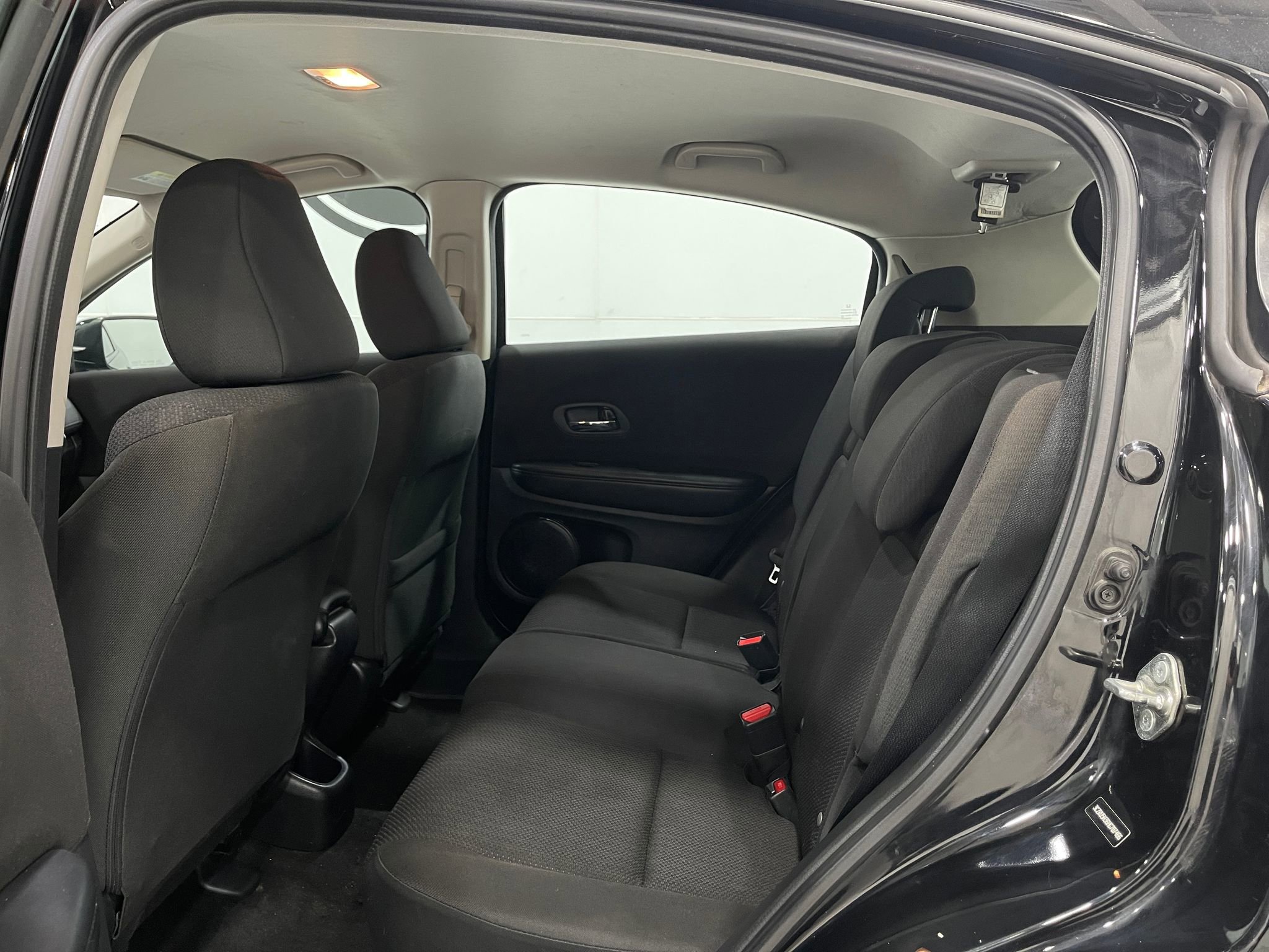 Used 2017 Honda HR-V LX image 28