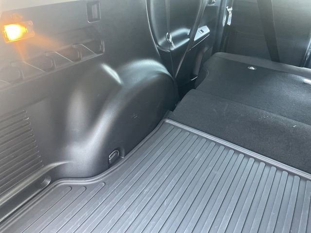 Used 2018 Toyota RAV4 XLE AWD/4WD image 60