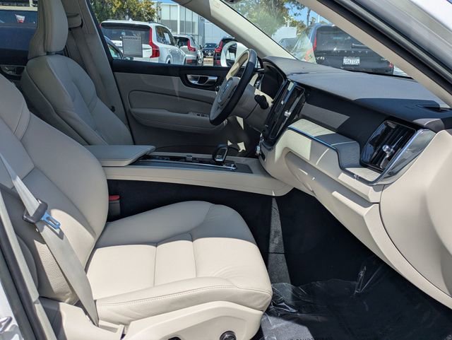 Certified 2023 Volvo XC60 B5 Plus w/ Protection Package Premier FWD image 31