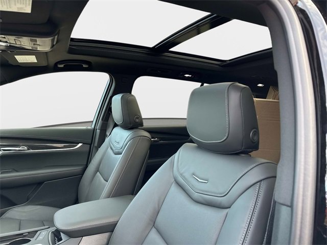 New 2025 Cadillac XT6 Sport w/ Technology Package image 18