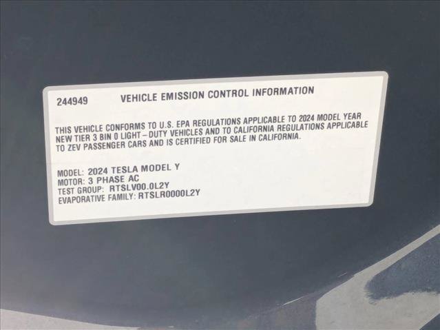 Used 2024 Tesla Model Y Long Range AWD/4WD image 24