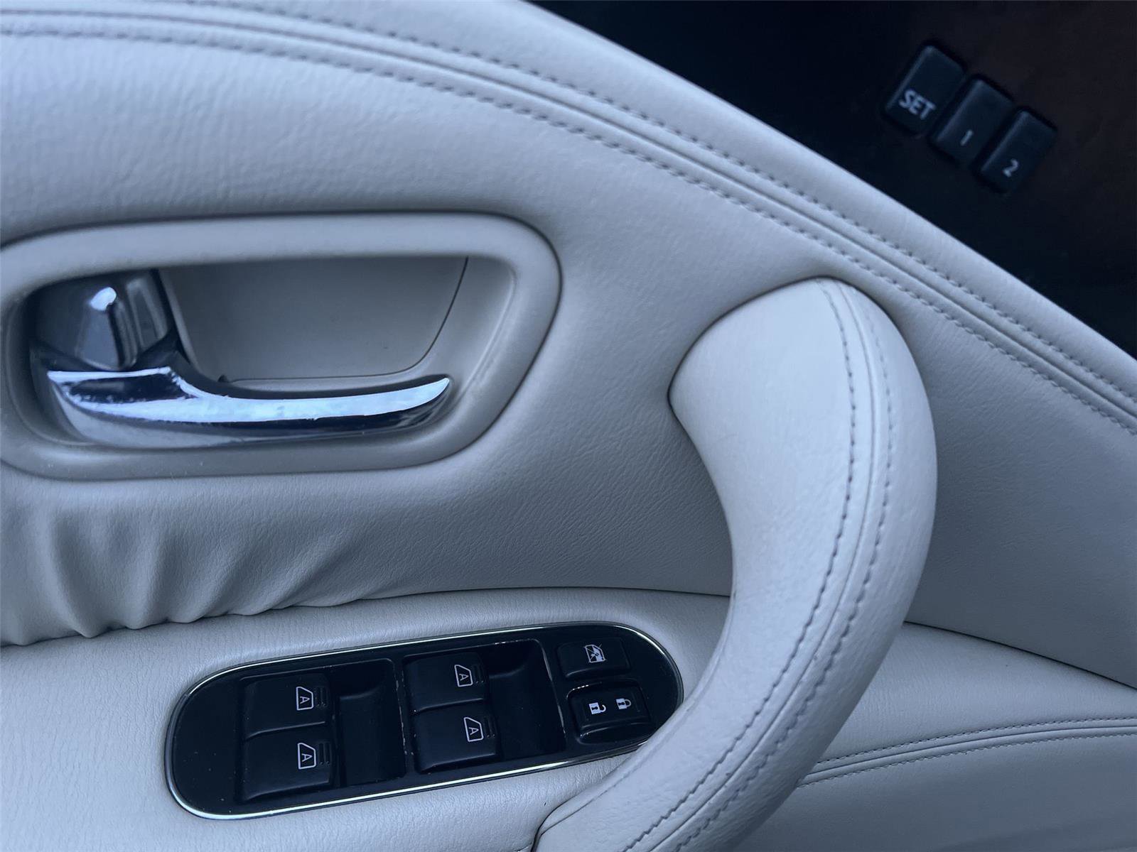 Used 2012 INFINITI QX56 4WD image 13