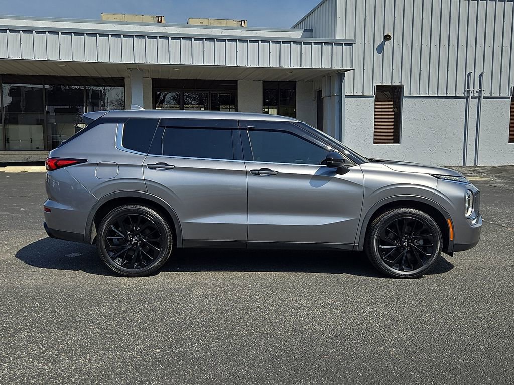 Used 2022 Mitsubishi Outlander SEL Black Edition image 7