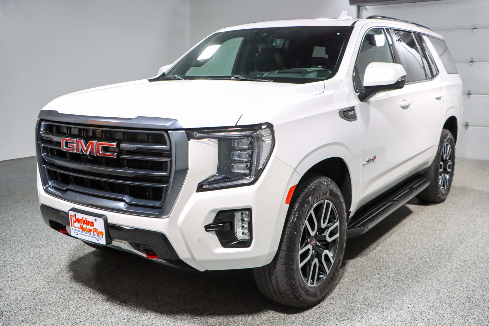 Used 2024 GMC Yukon AT4 w/ Technology Package image 38