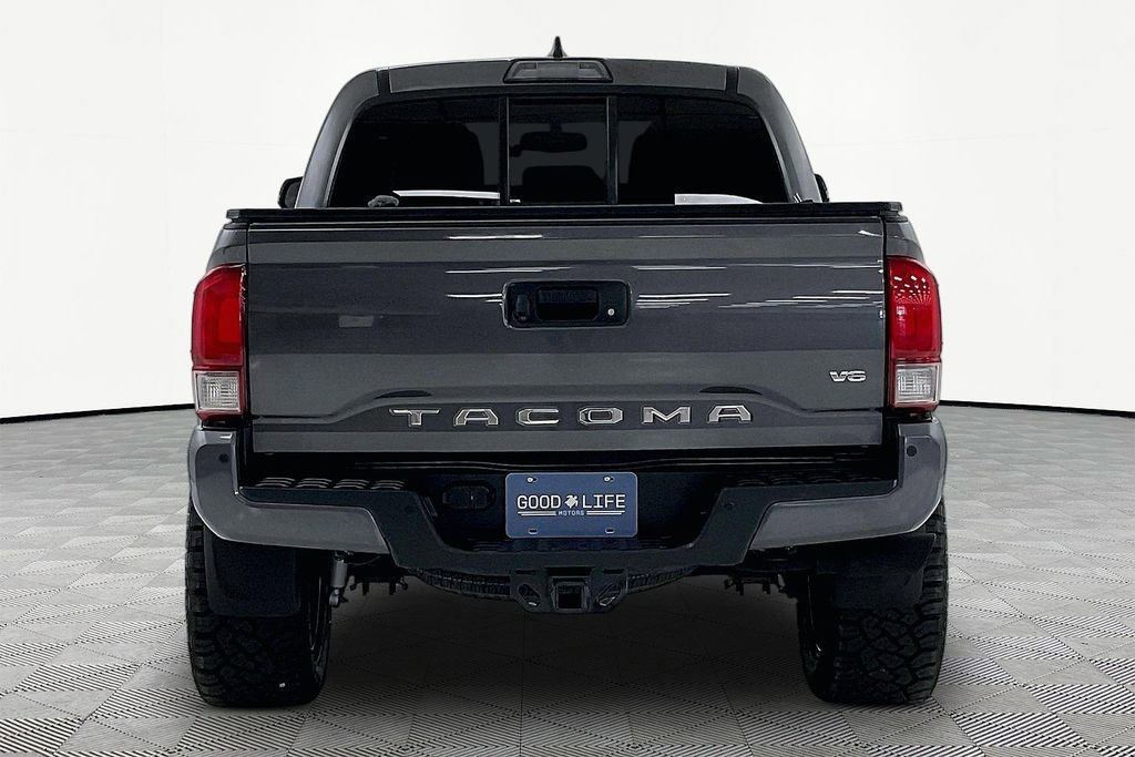 Used 2016 Toyota Tacoma TRD Off-Road w/ Premium & Technology Package image 5