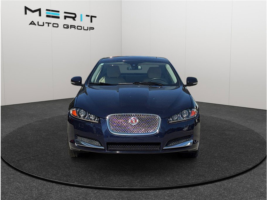 Used 2015 Jaguar XF Premium image 3