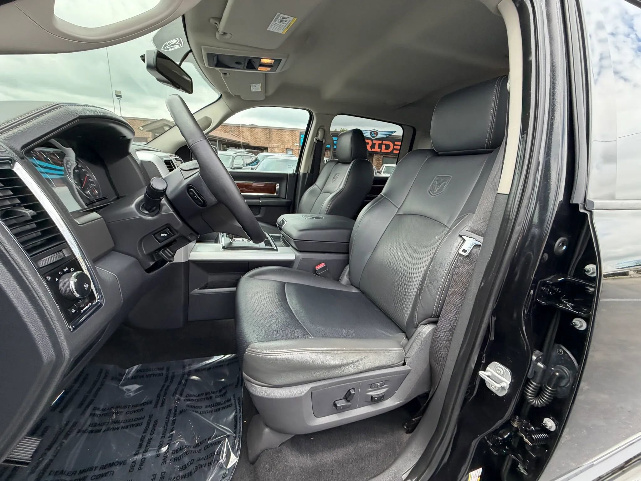 Used 2009 Dodge Ram 1500 Truck Laramie AWD/4WD image 11