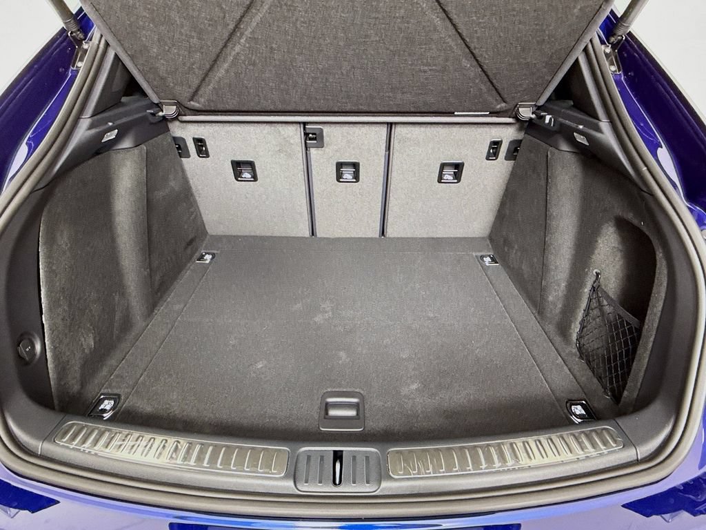 New 2026 Porsche Macan AWD/4WD image 31