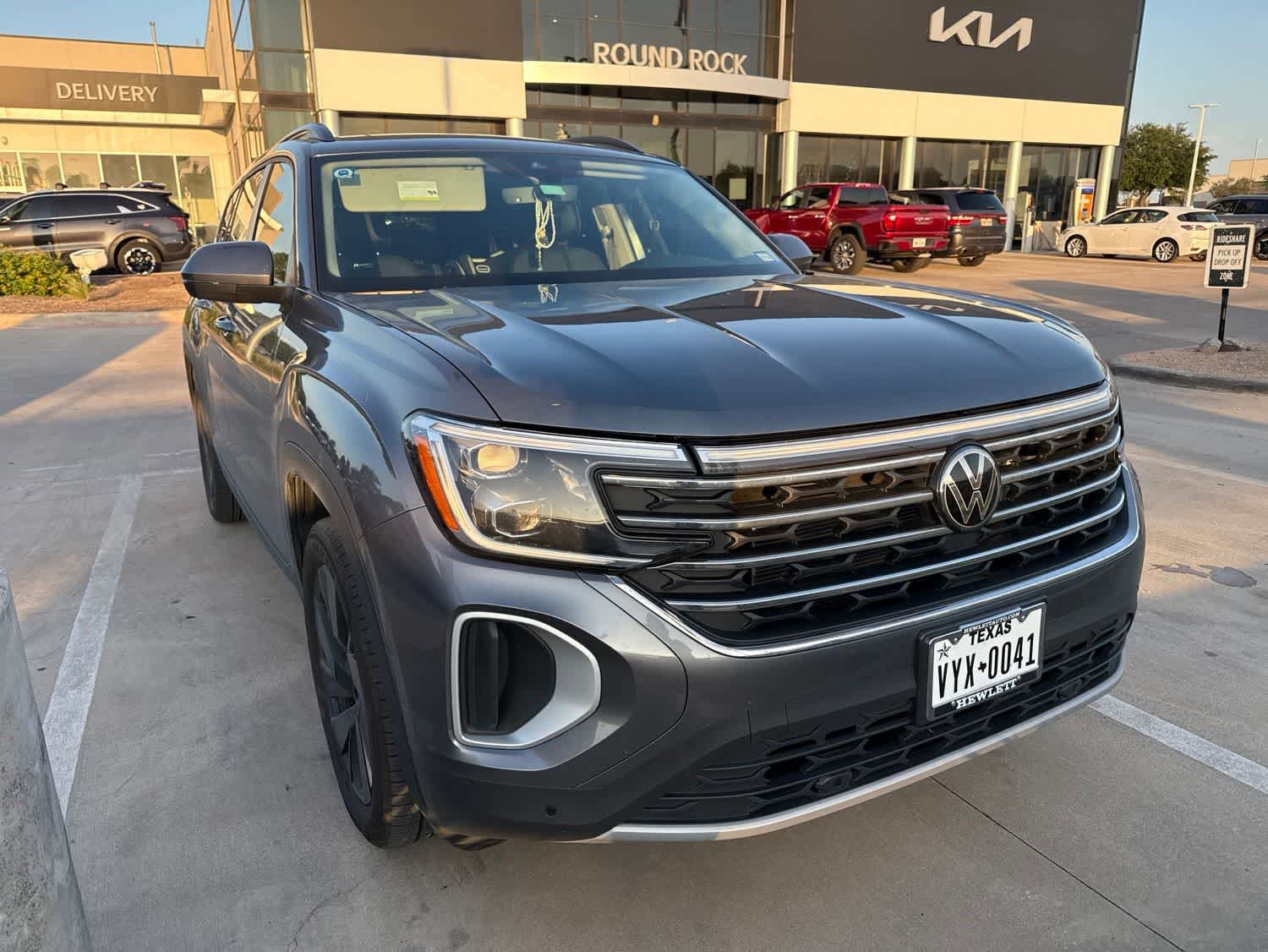 Used 2024 Volkswagen Atlas SE FWD image 4