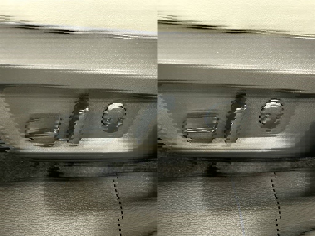 New 2025 Mitsubishi Outlander SE image 12