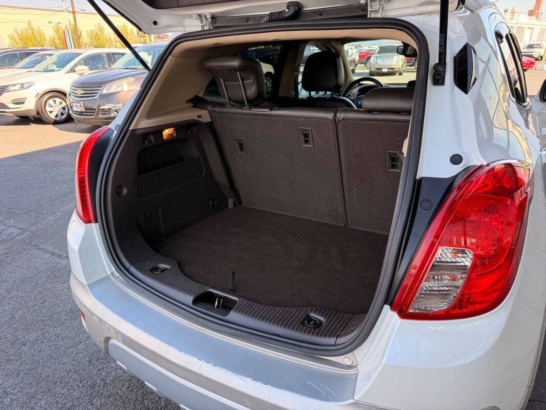 Used 2015 Buick Encore Leather FWD image 5