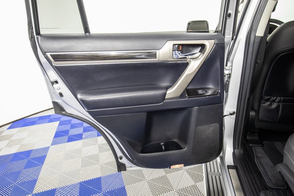 Used 2018 Lexus GX 460 w/ Navigation Package image 15