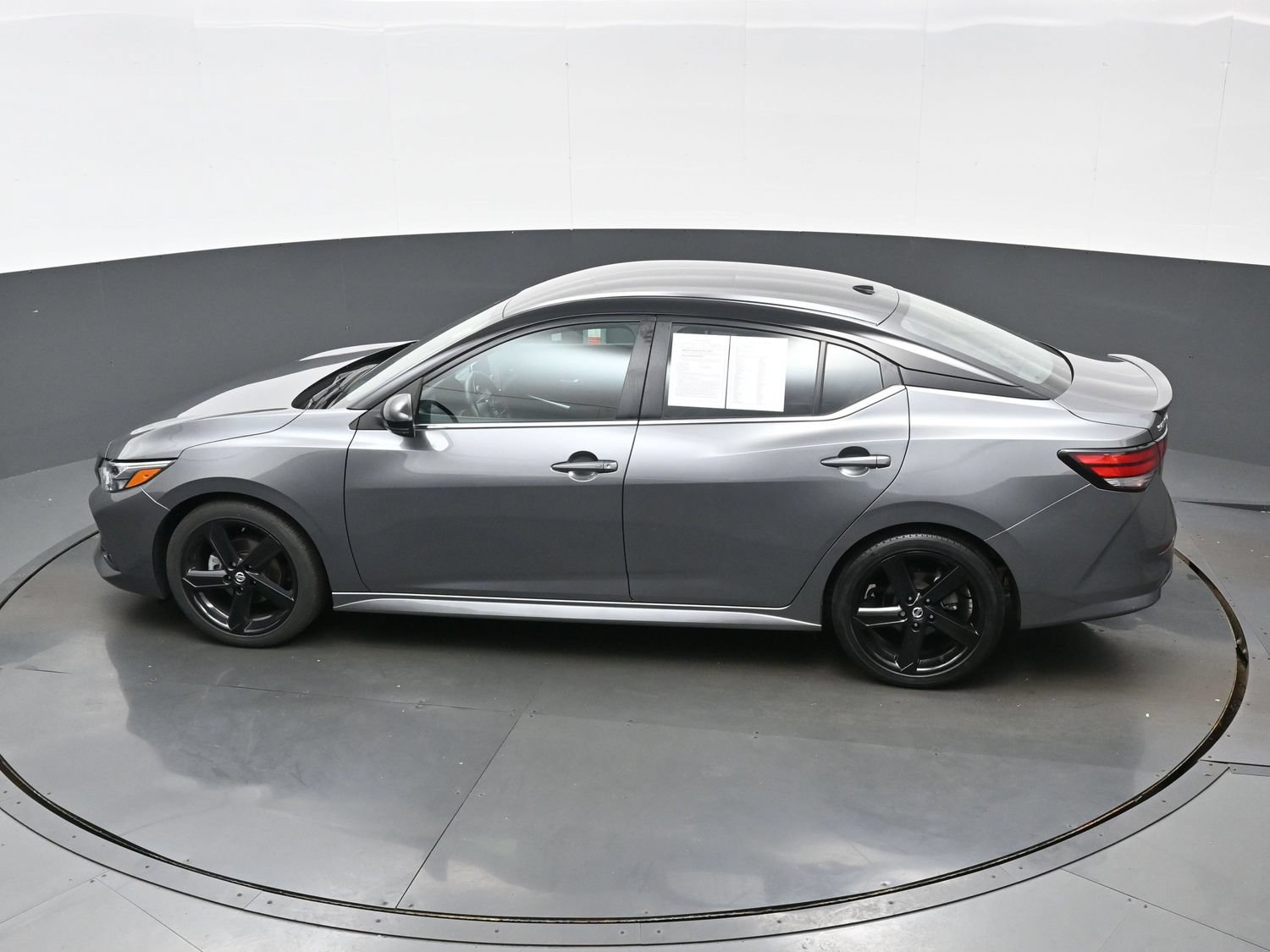 Used 2023 Nissan Sentra SR w/ Electronics Package FWD image 32