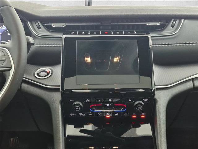 Used 2025 Jeep Grand Cherokee L Laredo w/ Luxury Tech Group I RWD image 13