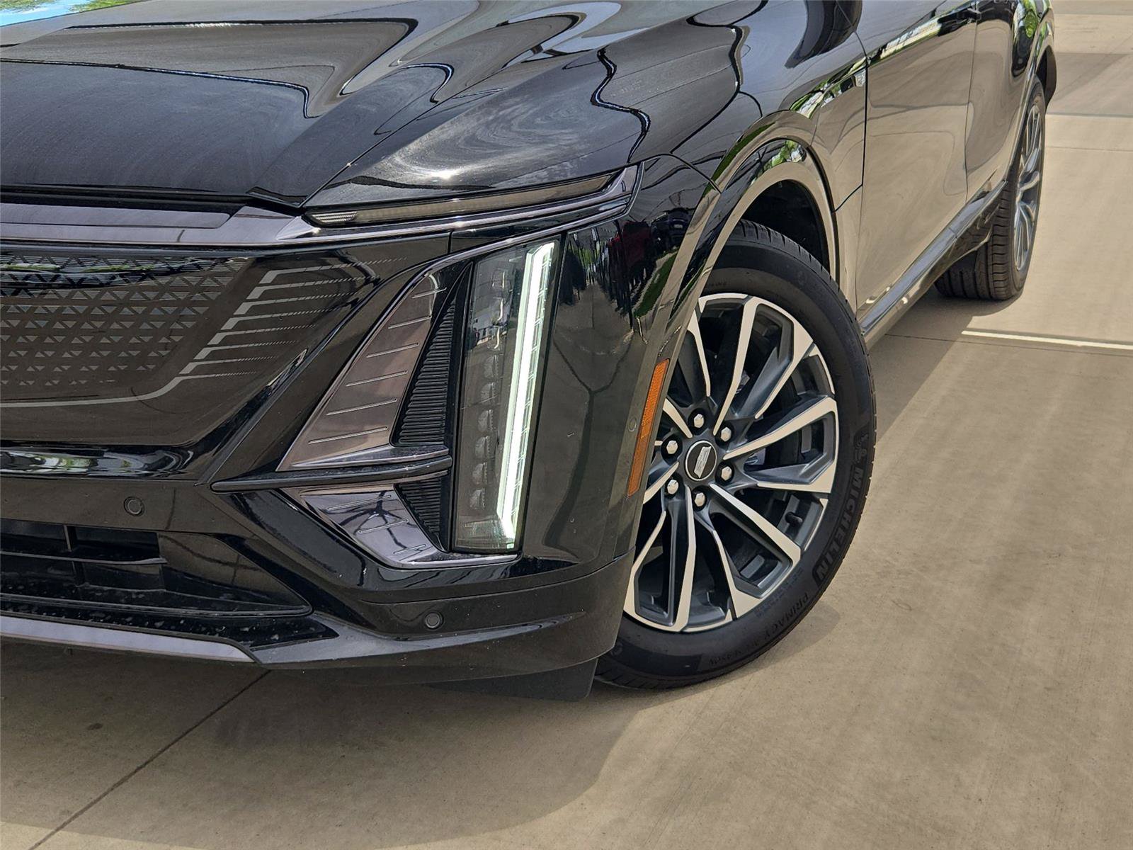New 2025 Cadillac Lyriq Sport w/ LPO, Floor Liner Package AWD/4WD image 7
