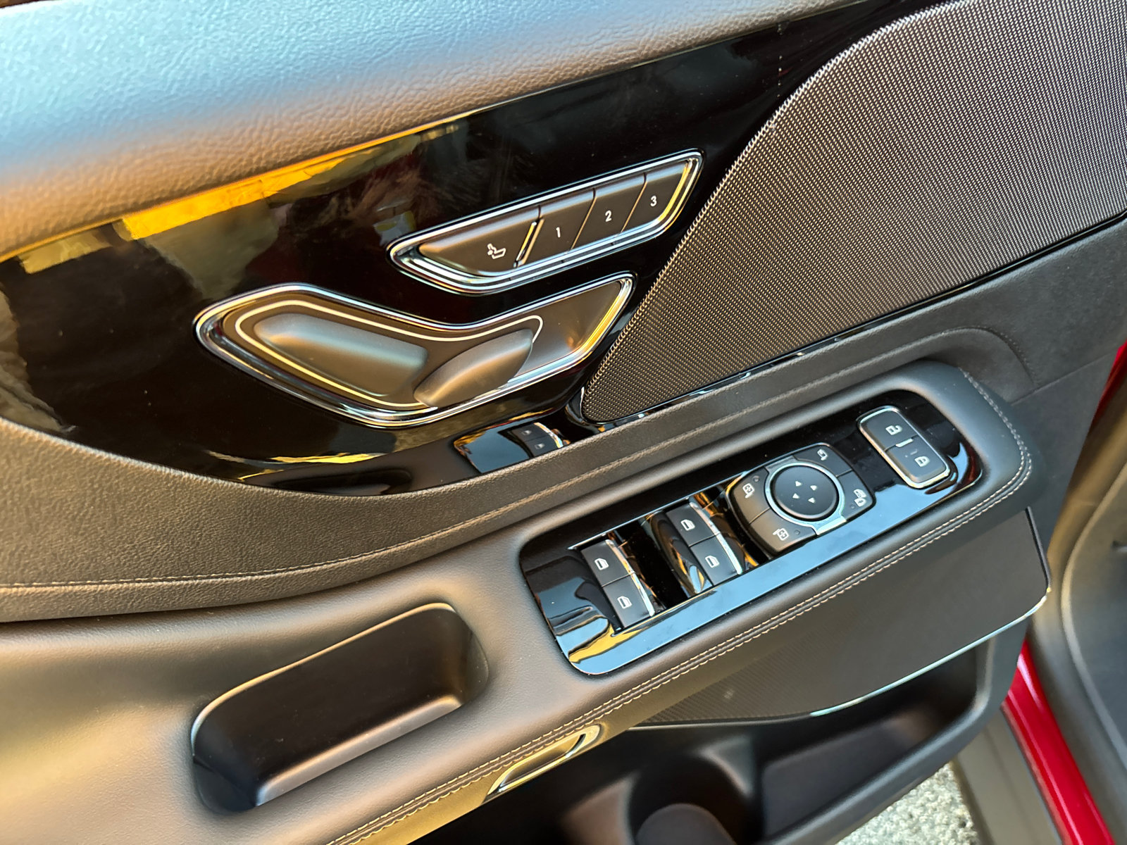 New 2027 Lincoln Aviator AWD image 12