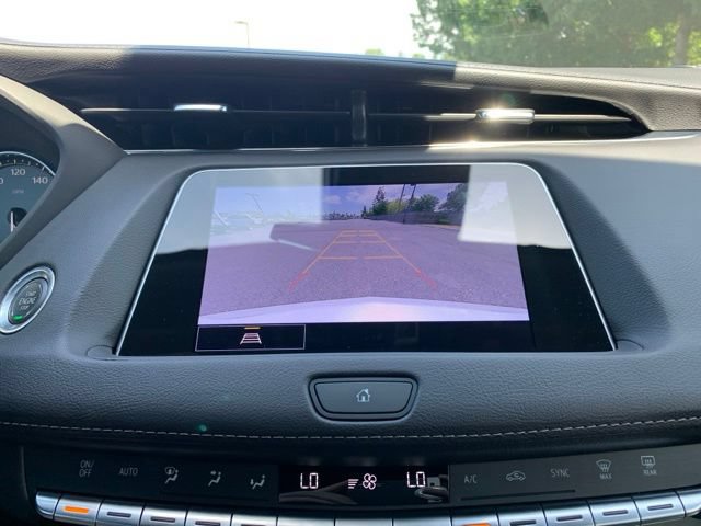 Used 2022 Cadillac XT4 Luxury w/ Cold Weather Package AWD/4WD image 19