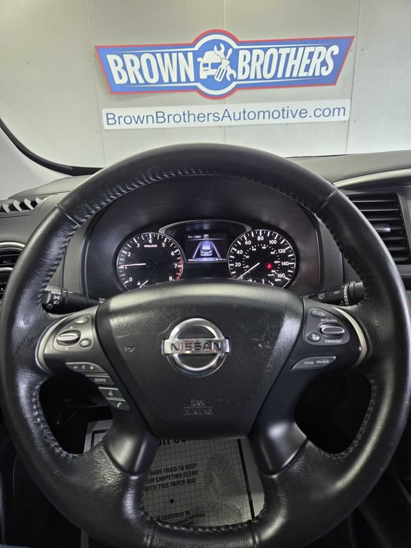 Used 2019 Nissan Pathfinder SV AWD/4WD image 2
