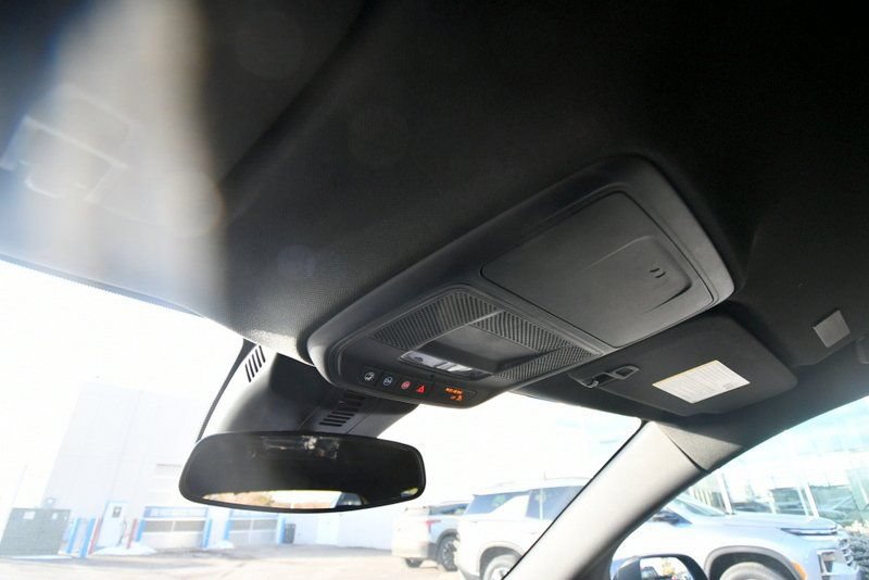 Used 2025 Chevrolet Traverse LT AWD/4WD image 28