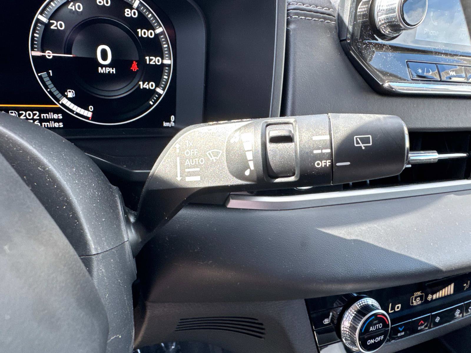 Used 2023 Mitsubishi Outlander SEL image 28