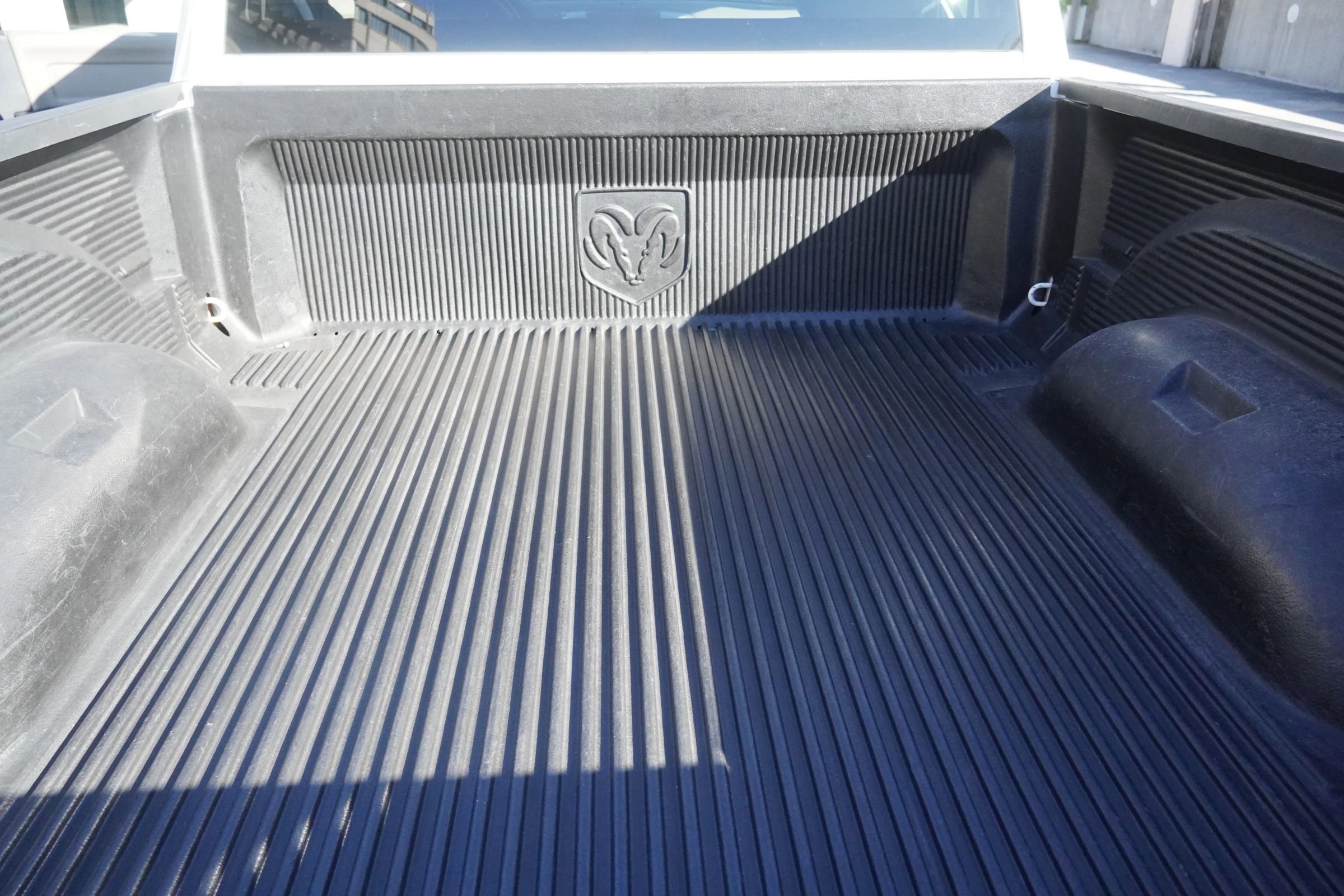 Used 2012 RAM 1500 Classic SLT w/ Luxury Group image 34