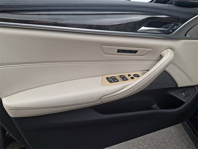 Used 2018 BMW M550i xDrive w/ Driving Assistance Package image 12