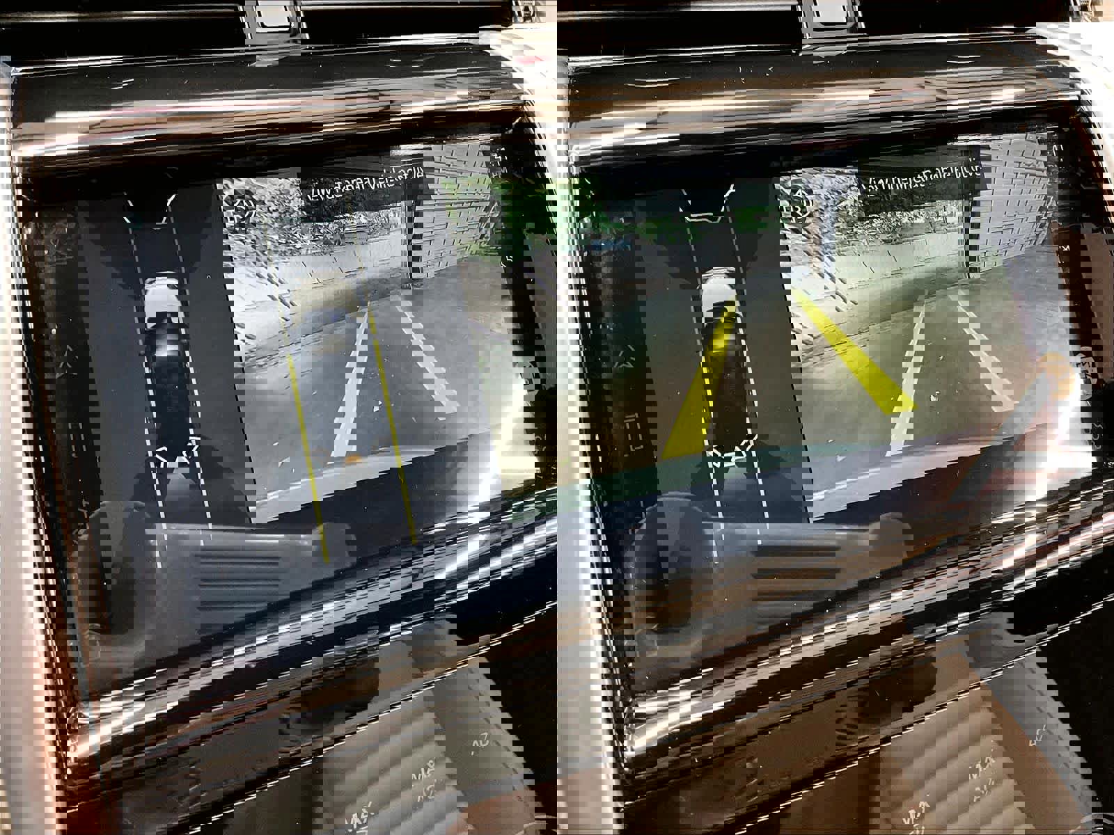 Used 2023 Land Rover Discovery Sport SE image 23