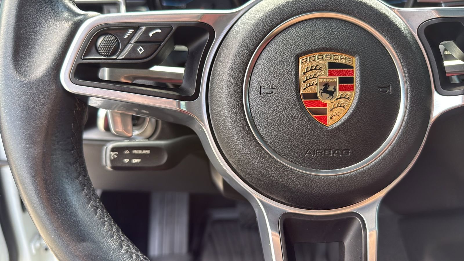 Used 2018 Porsche Macan Sport Edition AWD/4WD image 16