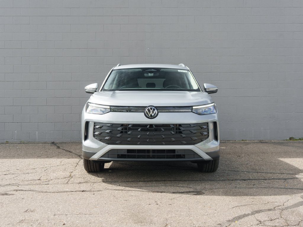 New 2026 Volkswagen Tiguan SE AWD/4WD image 2