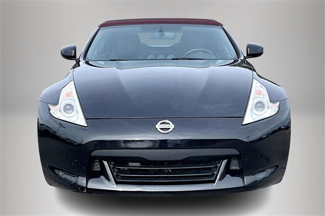 Used 2010 Nissan 370Z Touring image 3