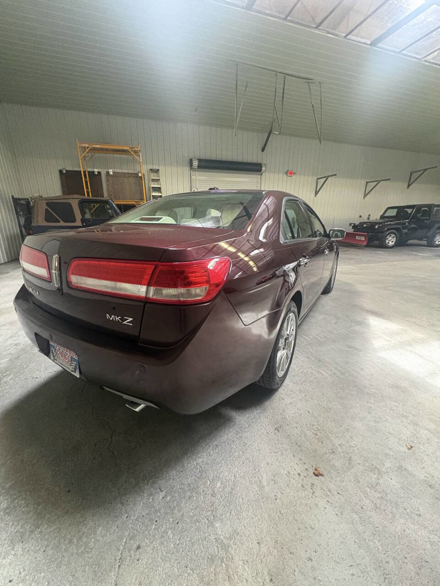 Used 2011 Lincoln MKZ w/ 102A Rapid Spec Order Code FWD image 21