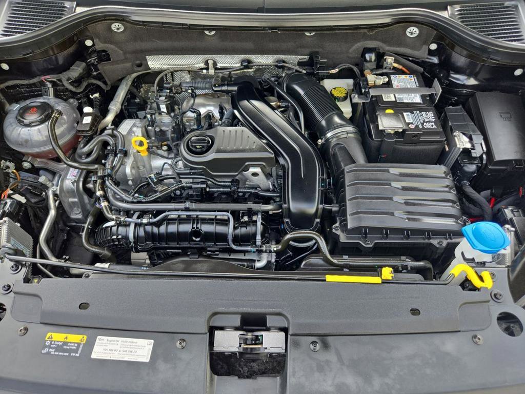 Used 2024 Volkswagen Taos SEL image 33