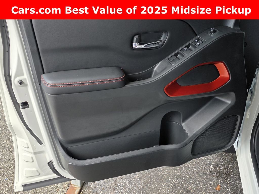 New 2025 Nissan Frontier PRO-4X w/ Interior Protection Package image 30