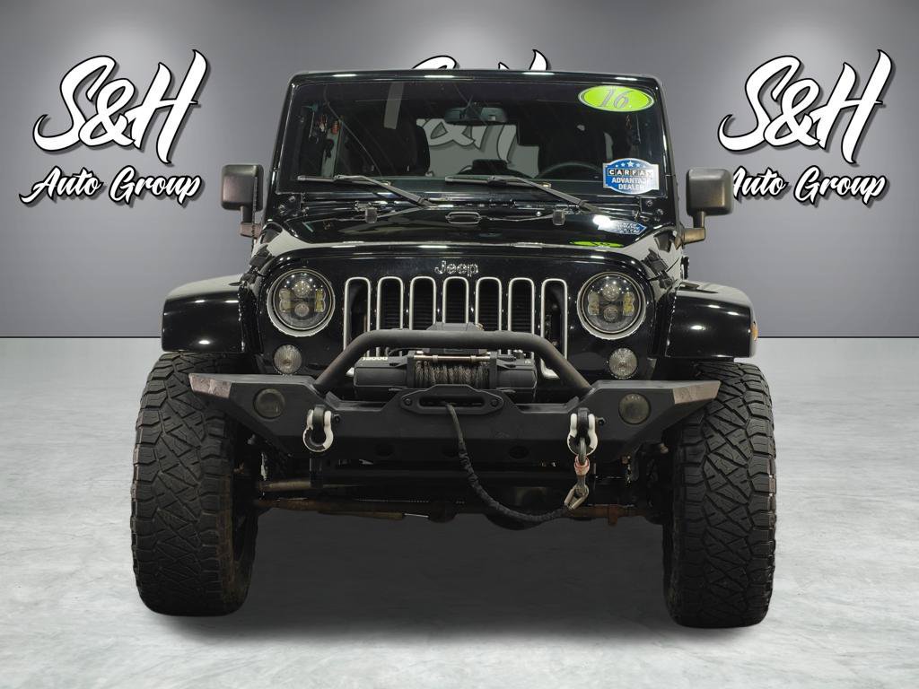 Used 2016 Jeep Wrangler Unlimited Sahara w/ Dual Top Group AWD/4WD image 13