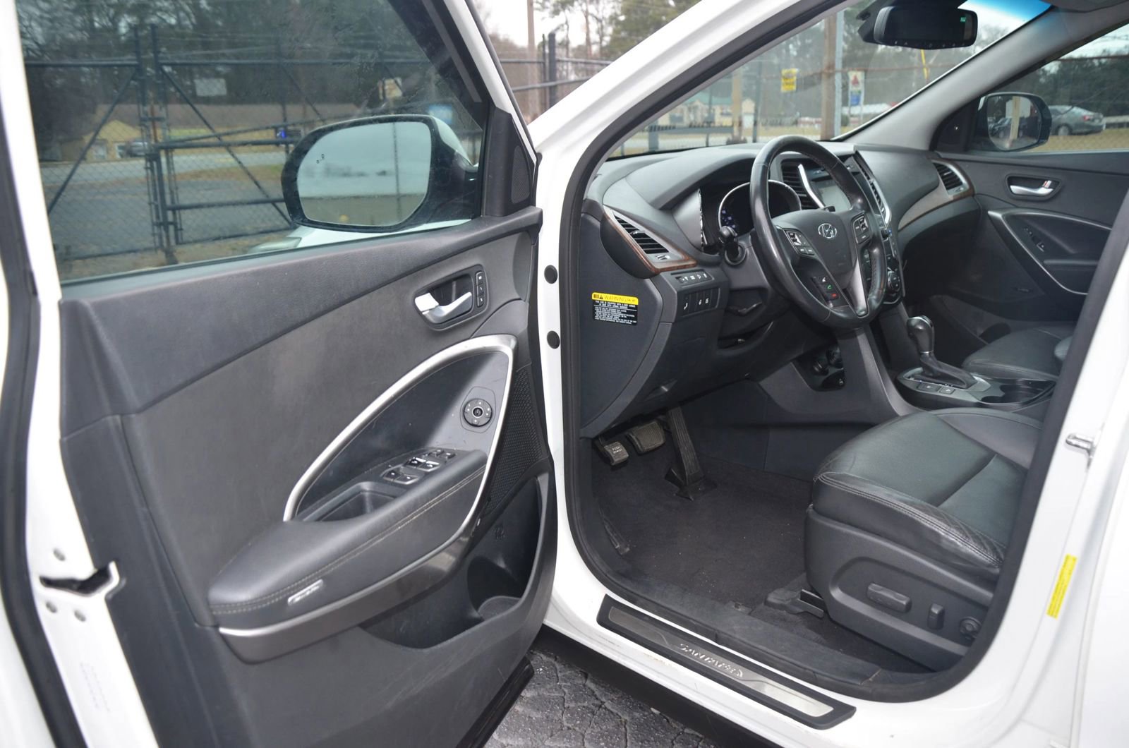 Used 2017 Hyundai Santa Fe Limited image 17