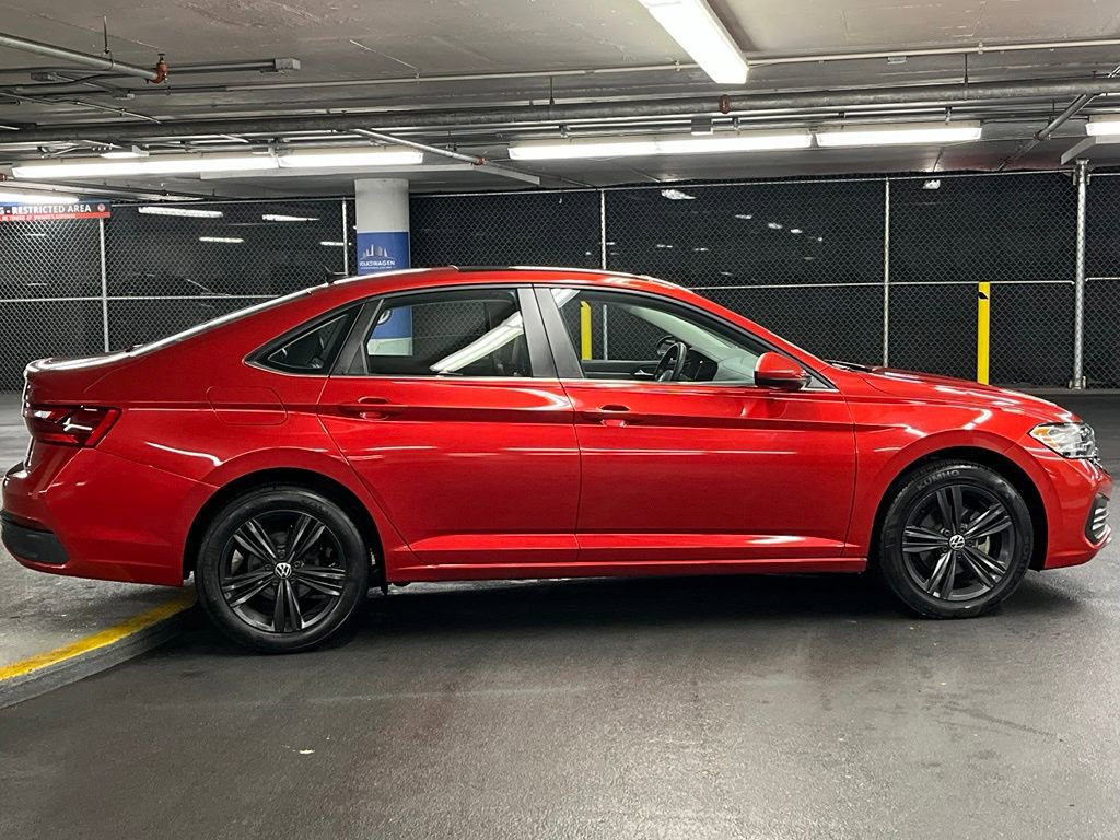 Used 2024 Volkswagen Jetta SE FWD image 38