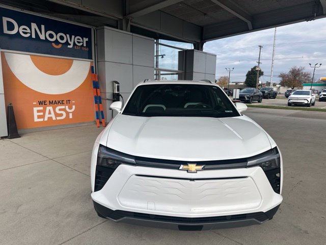 Used 2024 Chevrolet Blazer EV LT AWD/4WD image 3