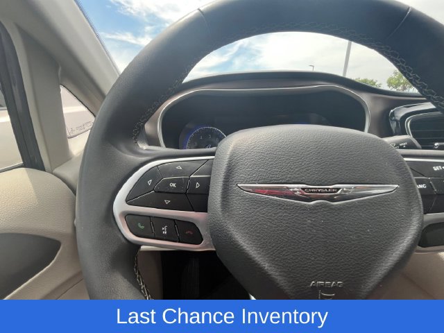 Used 2023 Chrysler Voyager LX FWD image 11