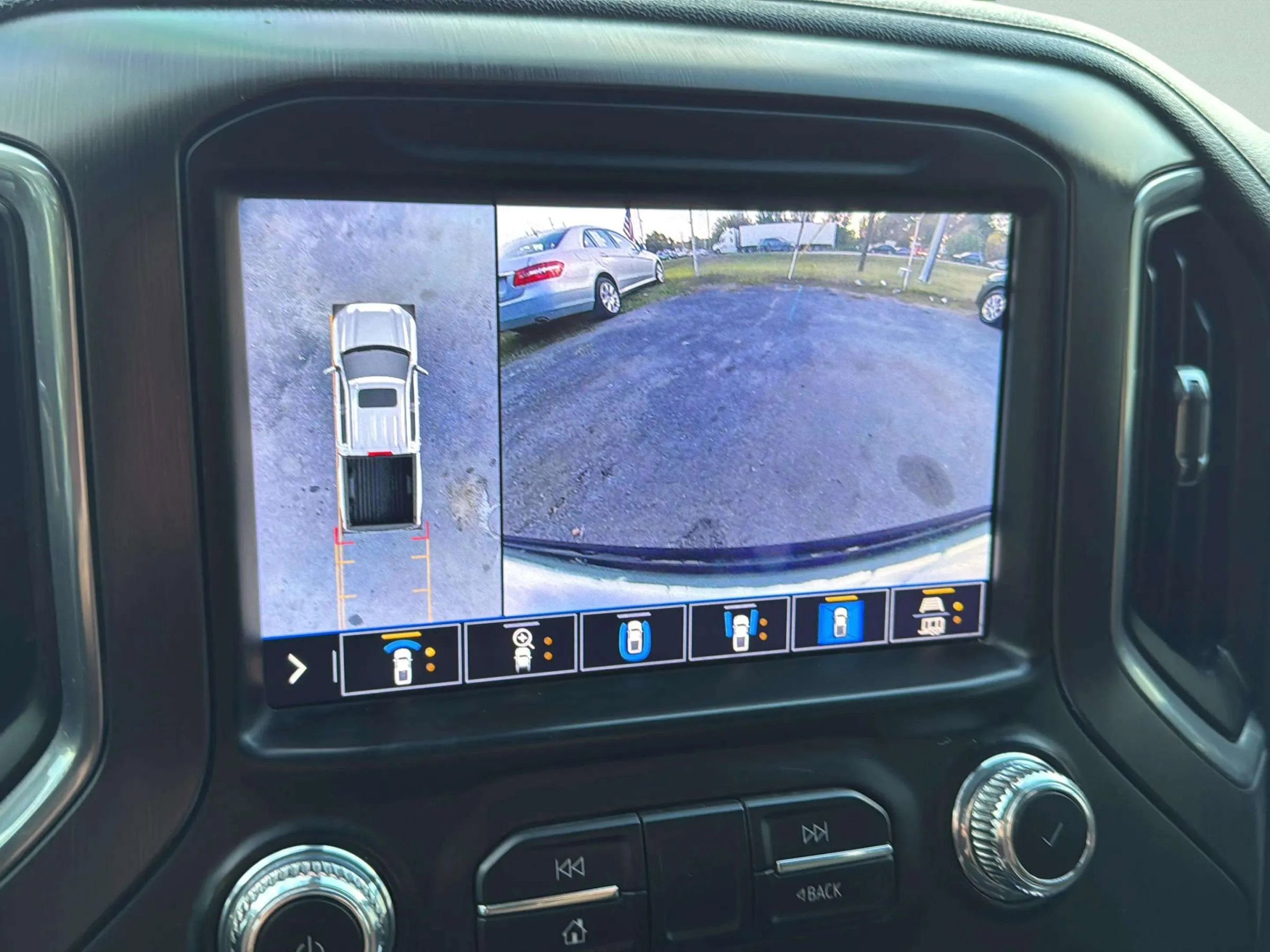 Used 2020 GMC Sierra 1500 AT4 w/ AT4 Premium Package image 24