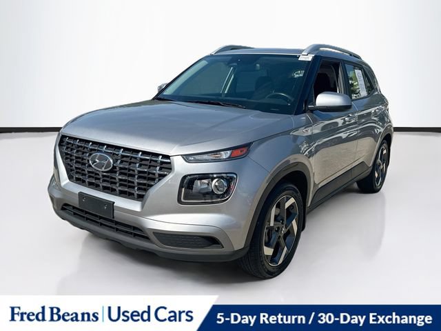 Used 2024 Hyundai Venue SEL FWD image 3