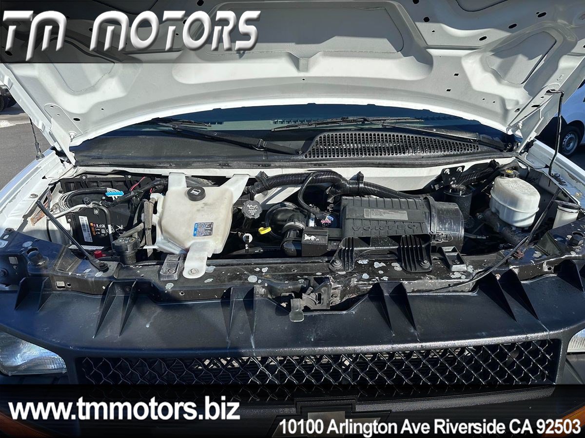 Used 2012 Chevrolet Express 2500 RWD image 24