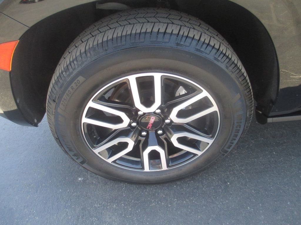 Used 2022 GMC Yukon AT4 AWD/4WD image 15