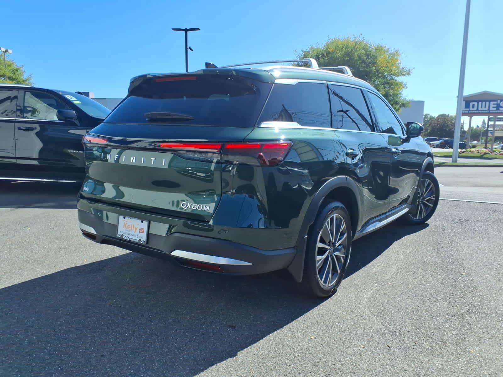 Certified 2026 INFINITI QX60 Luxe w/ Cargo Package AWD/4WD image 5