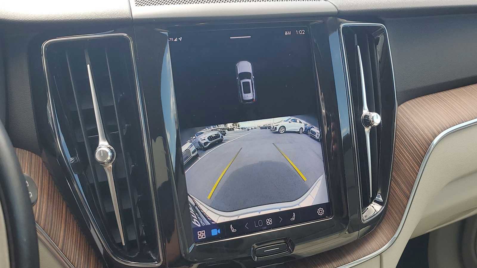 Used 2022 Volvo XC60 T8 Inscription Expression w/ Advanced Package image 30