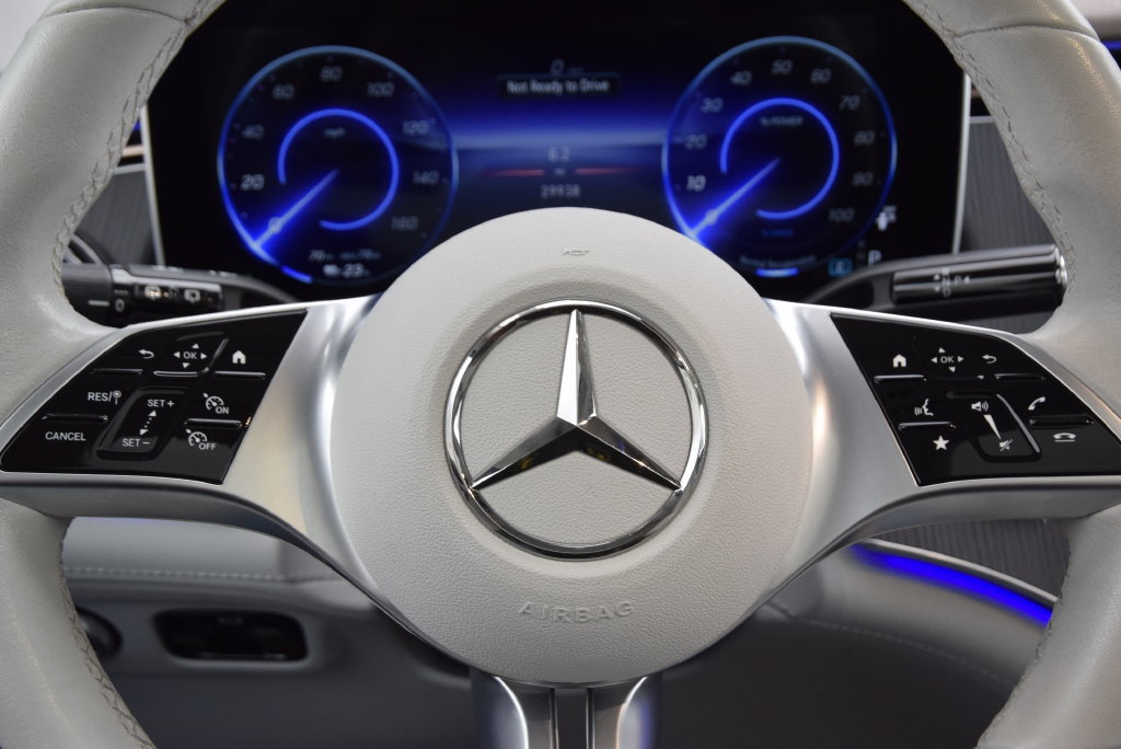 Used 2023 Mercedes-Benz EQE 350+ SUV image 23