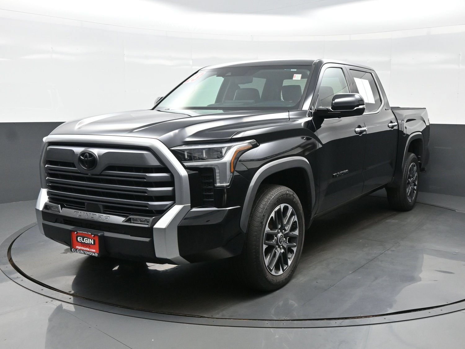 Used 2023 Toyota Tundra Limited AWD/4WD image 2
